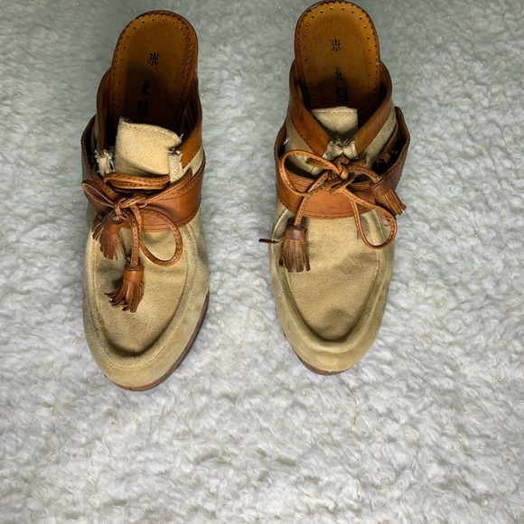 L. A.M.B. By Gwen Stefani tan suade & natural leather wedge clog/mule - Picture 3 of 16